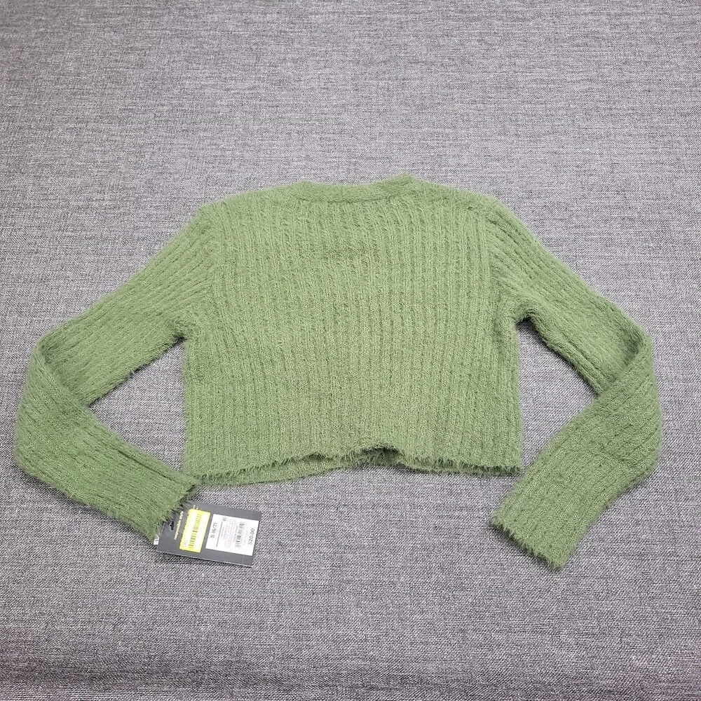 Girls' Cropped V-Neck Button Cardigan Sweater - art class Green Size Small 6/7